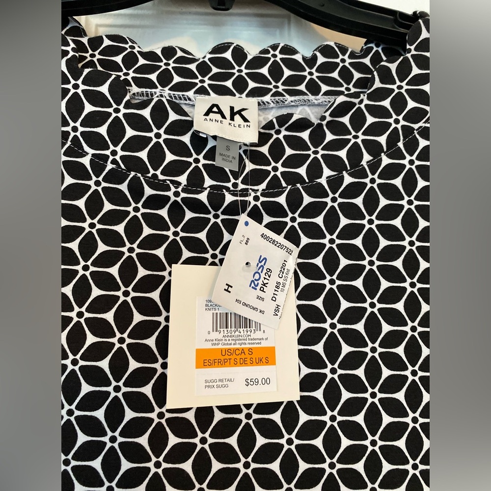 Anne Klein Black and White Fitted Short Sleeve Tee. Small. Adorable cotton NWT - Picture 4 of 11